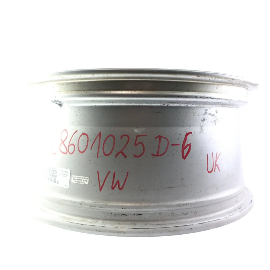 Mk3 Argento Cerchio In Lega 18" 8J ET:41 per Volkswagen Scirocco con numero di parte 3C8601025D Volkswagen Scirocco Mk3 Argento Cerchio In Lega 18" 8J ET:41 - SKU 3C8601025D-6 - Numero di parte 3C8601025D
