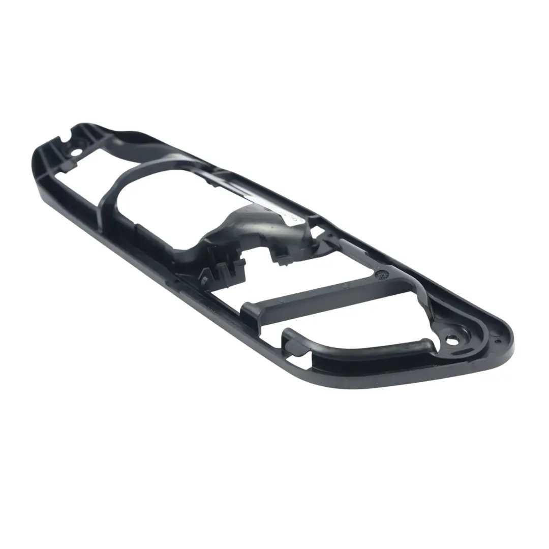 Soporte Manija Puerta Interior Derecha para Volkswagen Passat CC con número de pieza 3C8837198C Volkswagen Passat CC Soporte Manija Puerta Interior Derecha - SKU 3C8837198C - Número de pieza 3C8837198C