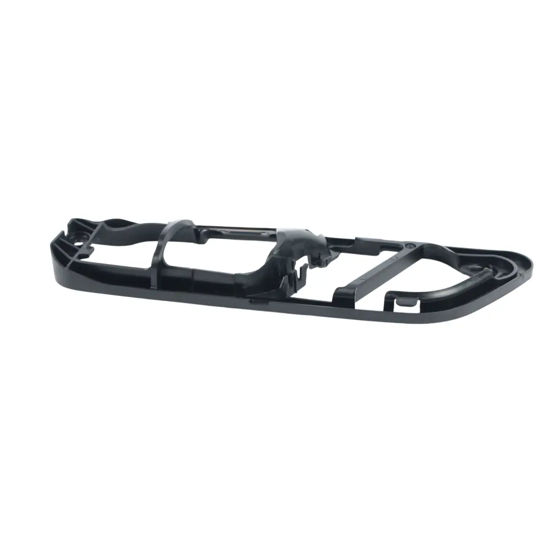 Soporte Manija Puerta Interior Derecha para Volkswagen Passat CC con número de pieza 3C8837198C Volkswagen Passat CC Soporte Manija Puerta Interior Derecha - SKU 3C8837198C - Número de pieza 3C8837198C