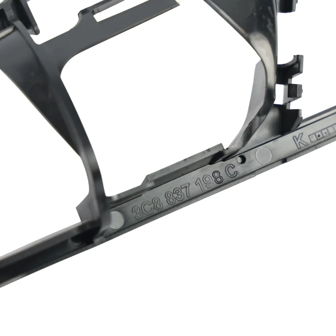 Volkswagen Passat CC Soporte Manija Puerta Interior Derecha - SKU 3C8837198C - Número de pieza 3C8837198C