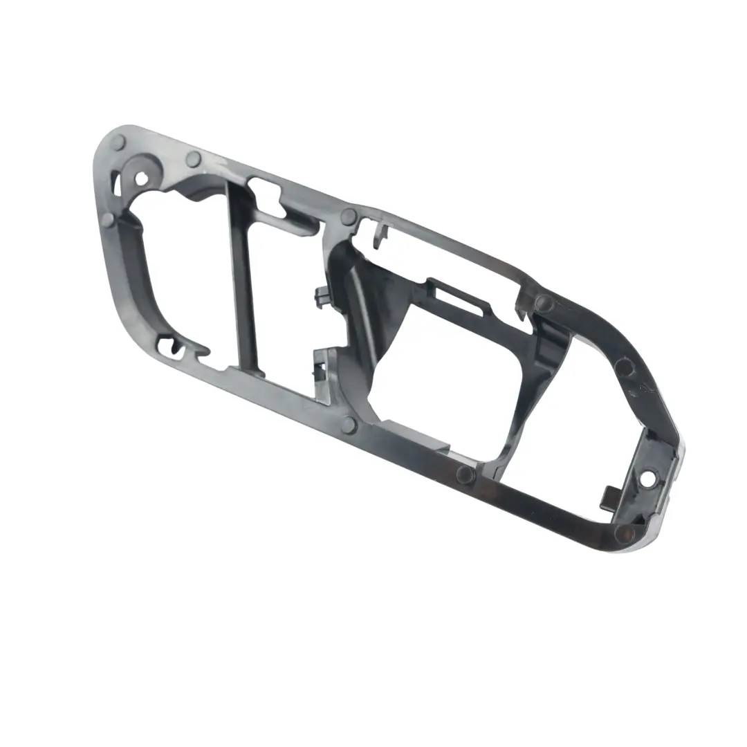 Soporte Manija Puerta Interior Derecha para Volkswagen Passat CC con número de pieza 3C8837198C Volkswagen Passat CC Soporte Manija Puerta Interior Derecha - SKU 3C8837198C - Número de pieza 3C8837198C
