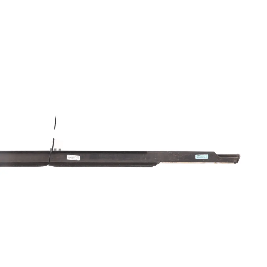 Window Aperture Seal Outer Front Right O/S to VW Volkswagen Passat CC with Part number 3C8837476H VW Volkswagen Passat CC Window Aperture Seal Outer Front Right O/S - SKU 3C8837476H - Part number 3C8837476H