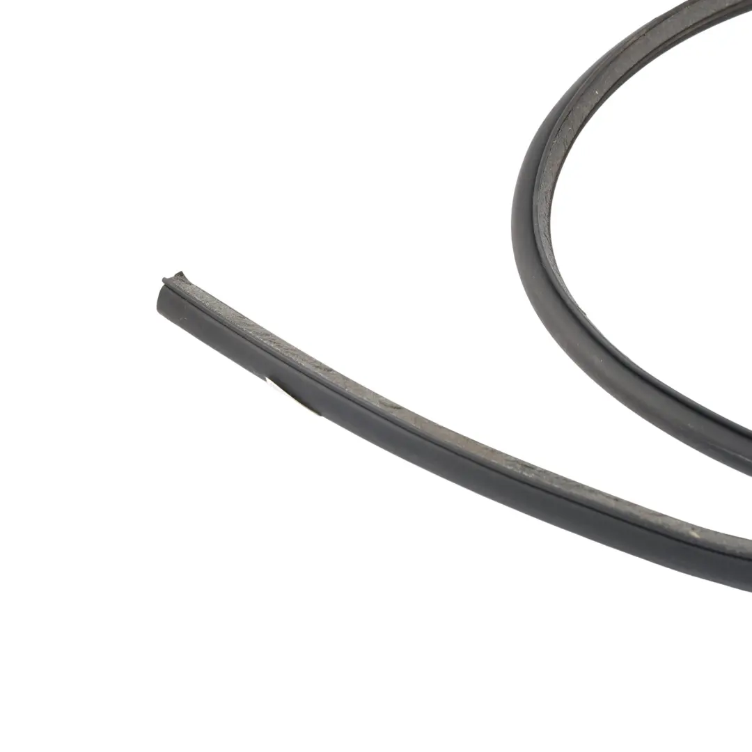 VW Passat CC Uszczelka Drzwi Zewnętrzna Przednia Lewa Prawa - SKU 3C8837701B - Numer Części 3C8837701B