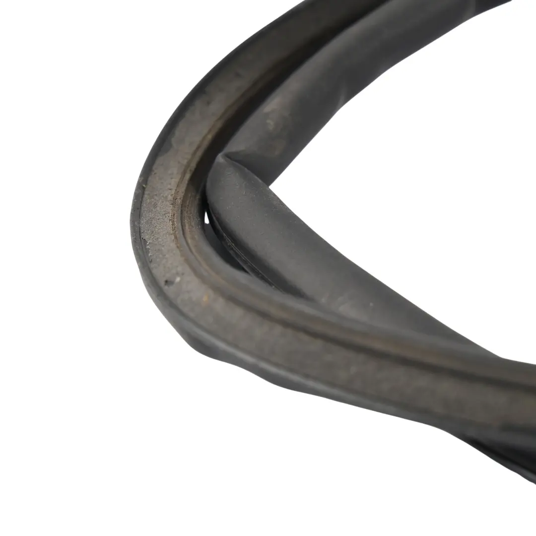 Joint Porte Arrière Extérieur Bas Gauche Droit pour Volkswagen Passat CC à propos du numéro de pièce 3C8839701B Volkswagen Passat CC Joint Porte Arrière Extérieur Bas Gauche Droit - SKU 3C8839701B - Numéro de pièce 3C8839701B