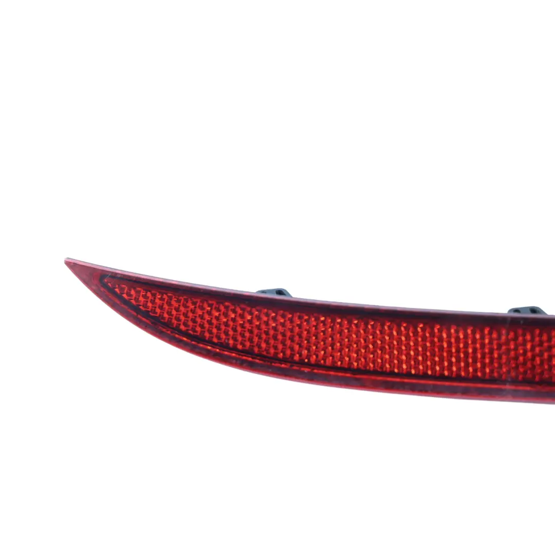 Odblask Tylny Zderzaka Prawy do Volkswagen Passat CC o numerze 3C8945106D Volkswagen Passat CC Odblask Tylny Zderzaka Prawy - SKU 3C8945106D - Numer Części 3C8945106D