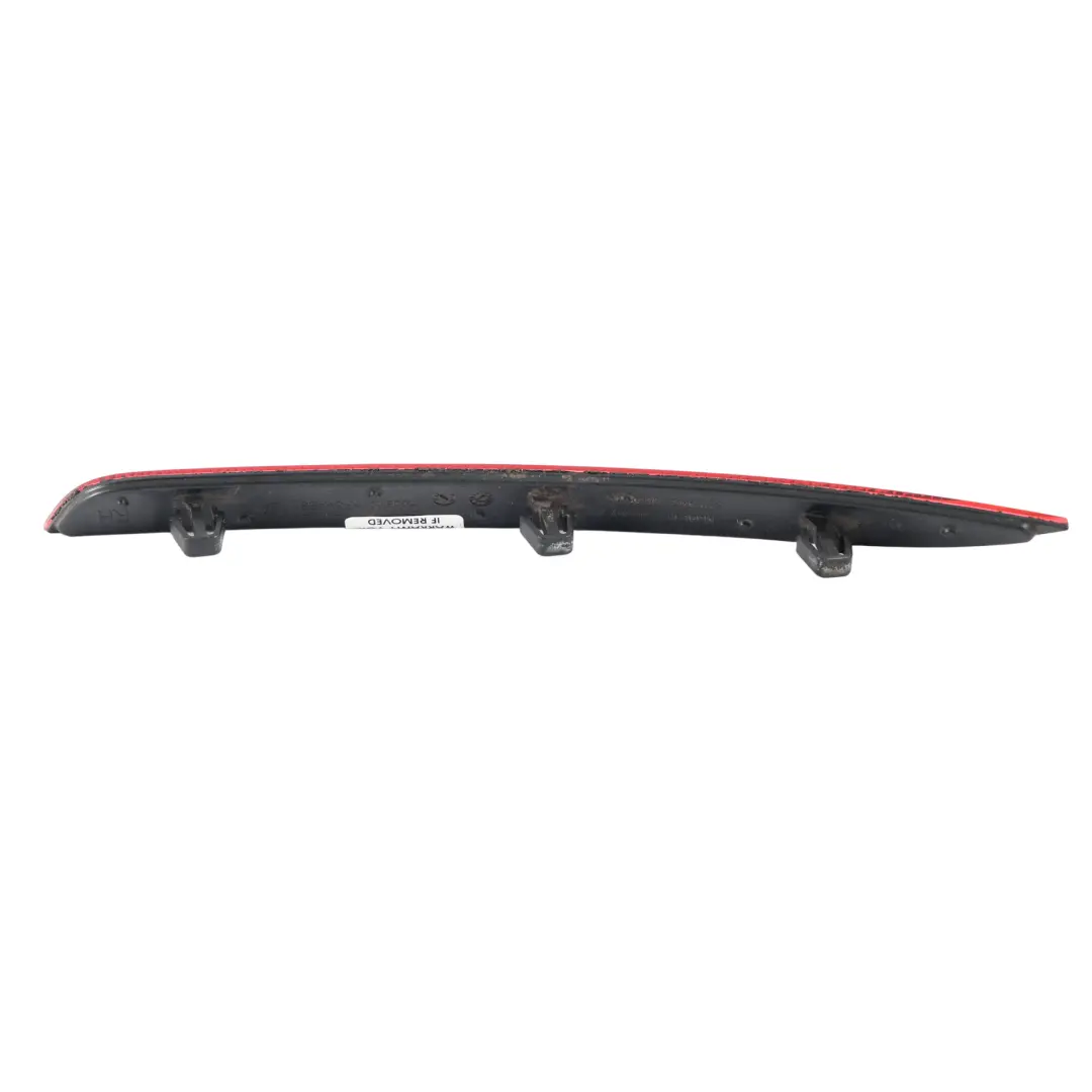 Reflector Parachoques Trasero Derecho para Volkswagen Passat CC con número de pieza 3C8945106D Volkswagen Passat CC Reflector Parachoques Trasero Derecho - SKU 3C8945106D - Número de pieza 3C8945106D