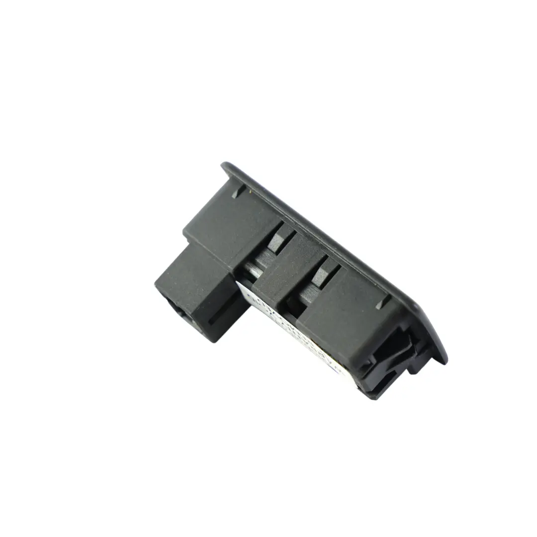 MK2 Interrupteur Ouverture Hayon Coffre pour Volkswagen Tiguan à propos du numéro de pièce 3G0959831B Volkswagen Tiguan MK2 Interrupteur Ouverture Hayon Coffre - SKU 3G0959831B - Numéro de pièce 3G0959831B