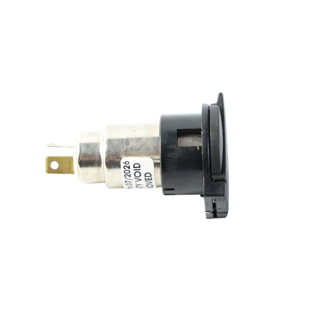 Gniazdo Zasilania 12V 10A do Ford Focus Titanium o numerze 3N11-19N236-AA Ford Focus Titanium Gniazdo Zasilania 12V 10A - SKU 3N11-19N236-AA - Numer Części 3N11-19N236-AA