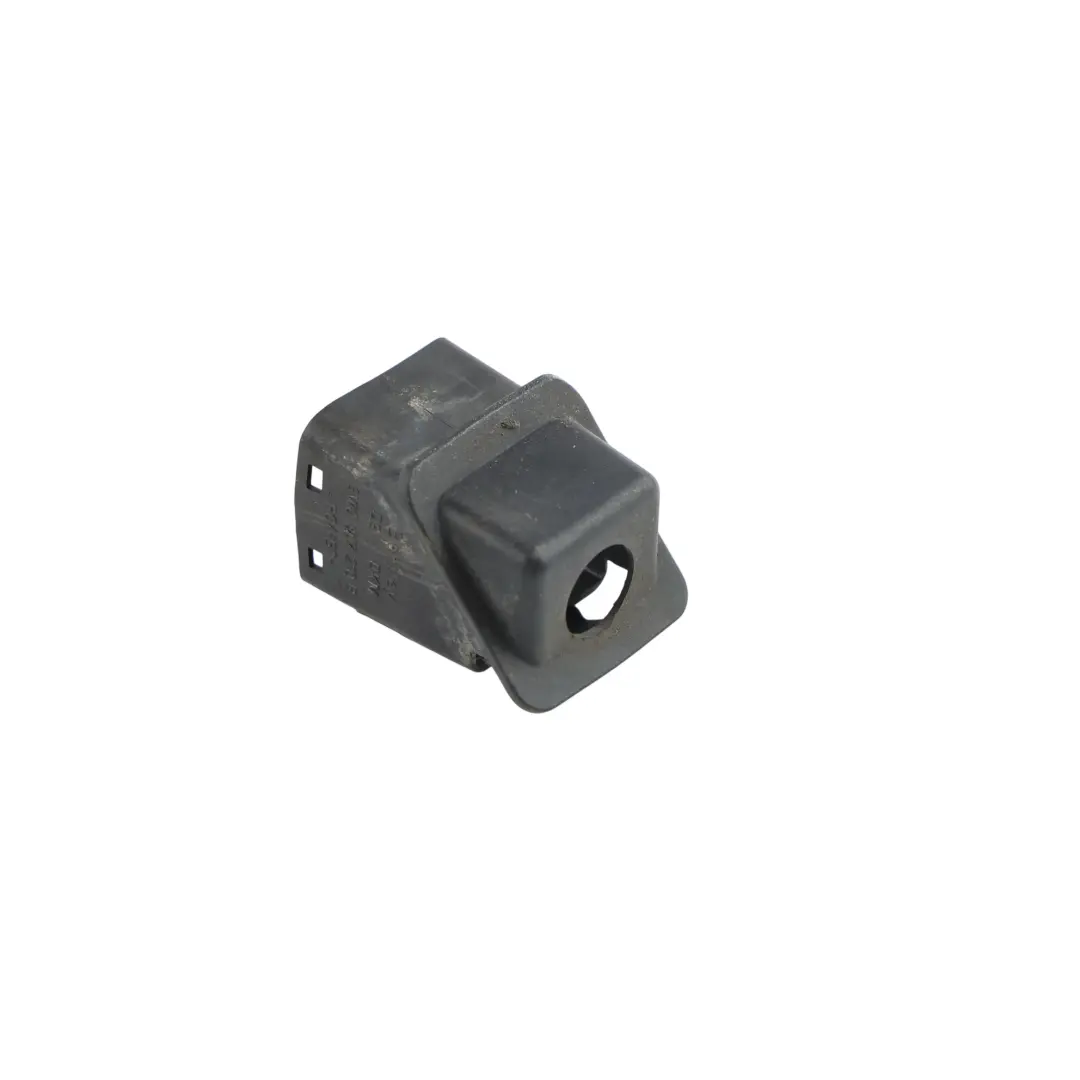 MK3 Support Caméra Recul Stationnement pour Volkswagen Scirocco à propos du numéro de pièce 3W0807210B Volkswagen Scirocco MK3 Support Caméra Recul Stationnement - SKU 3W0807210B - Numéro de pièce 3W0807210B