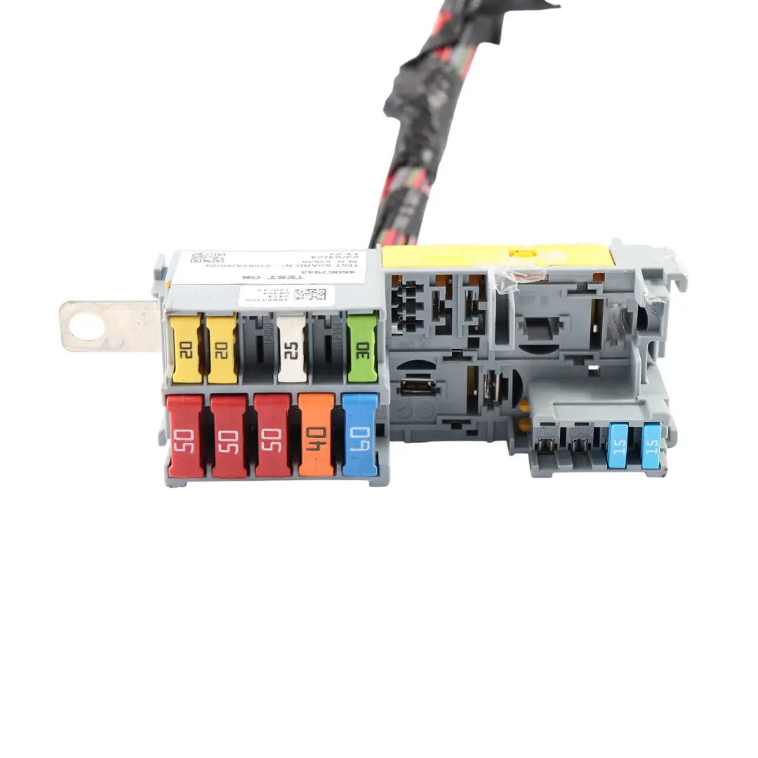 Módulo Caja Fusibles Adicional 2.2 Diesel B22LUE para Opel Movano C con número de pieza 46867943 Opel Movano C Módulo Caja Fusibles Adicional 2.2 Diesel B22LUE - SKU 46867943 - Número de pieza 46867943