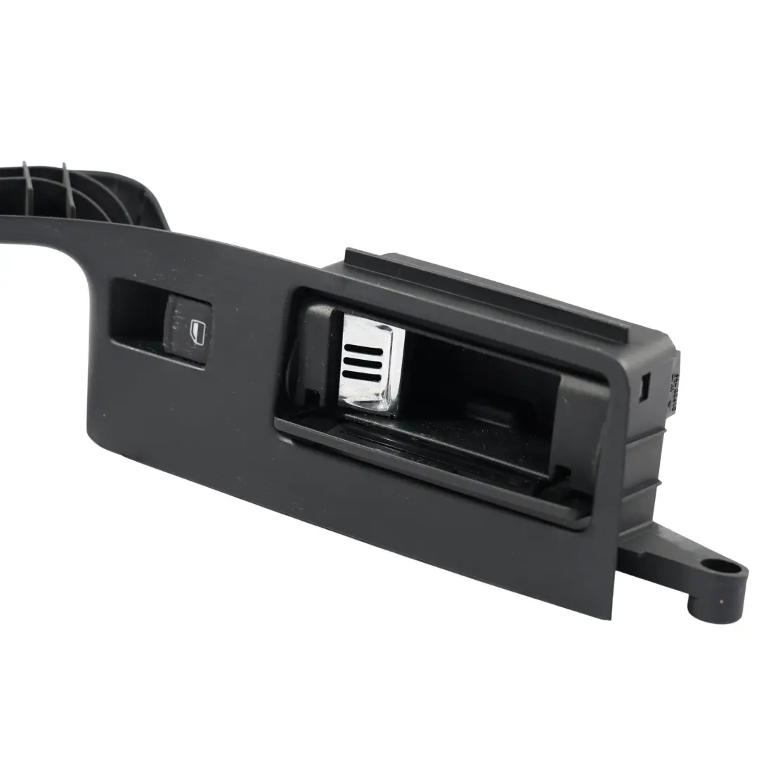 4F C6 Maniglia Bracciolo Portiera Posteriore Sinistra Nero per Audi A6 con numero di parte 4F0868393 Audi A6 4F C6 Maniglia Bracciolo Portiera Posteriore Sinistra Nero - SKU 4F0868393 - Numero di parte 4F0868393