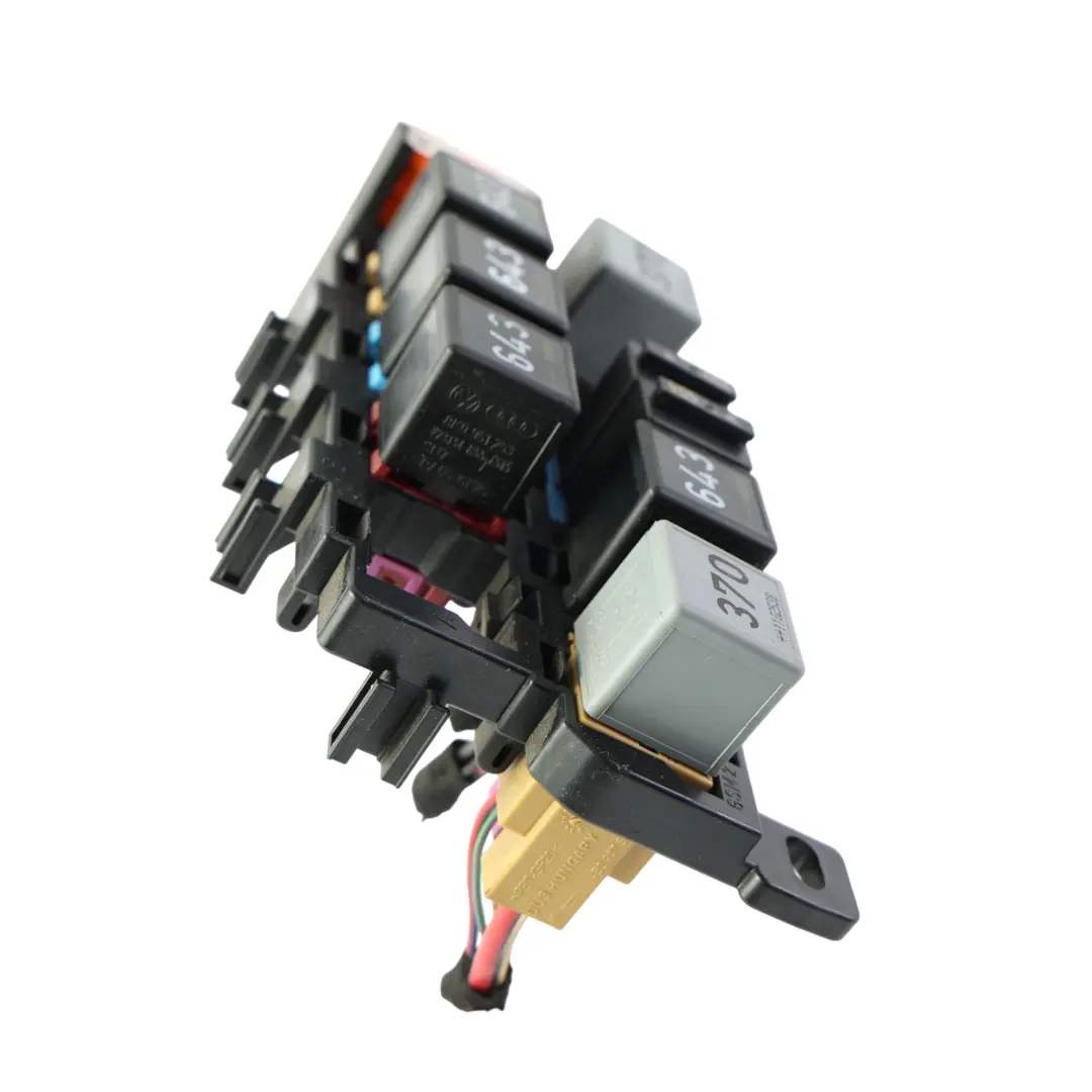 Dashboard Fuse Box Electrical Relay Unit to Audi A6 C6 R8 42 with Part number 4F0937503 Audi A6 C6 R8 42 Dashboard Fuse Box Electrical Relay Unit - SKU 4F0937503 - Part number 4F0937503