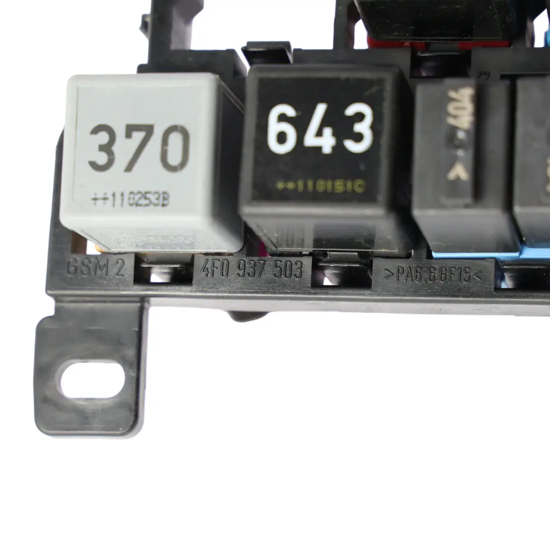 Boîtier Fusibles Tableau Bord Relais pour Audi A6 C6 R8 42 à propos du numéro de pièce 4F0937503 Audi A6 C6 R8 42 Boîtier Fusibles Tableau Bord Relais - SKU 4F0937503 - Numéro de pièce 4F0937503