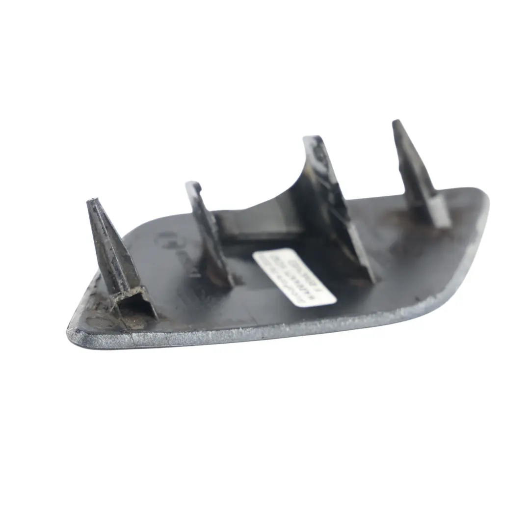 Cache Buse Lave Phare Droit Gris Huître Métallisé Z7Q pour Audi A6 C6 à propos du numéro de pièce 4F0955276 Audi A6 C6 Cache Buse Lave Phare Droit Gris Huître Métallisé Z7Q - SKU 4F0955276-OGM - Numéro de pièce 4F0955276