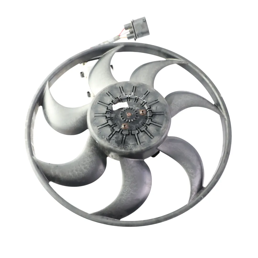 Motore Ventola Radiatore Liquido Destra TDI 400W per Audi A6 C6 con numero di parte 4F0959455J Audi A6 C6 Motore Ventola Radiatore Liquido Destra TDI 400W - SKU 4F0959455J - Numero di parte 4F0959455J