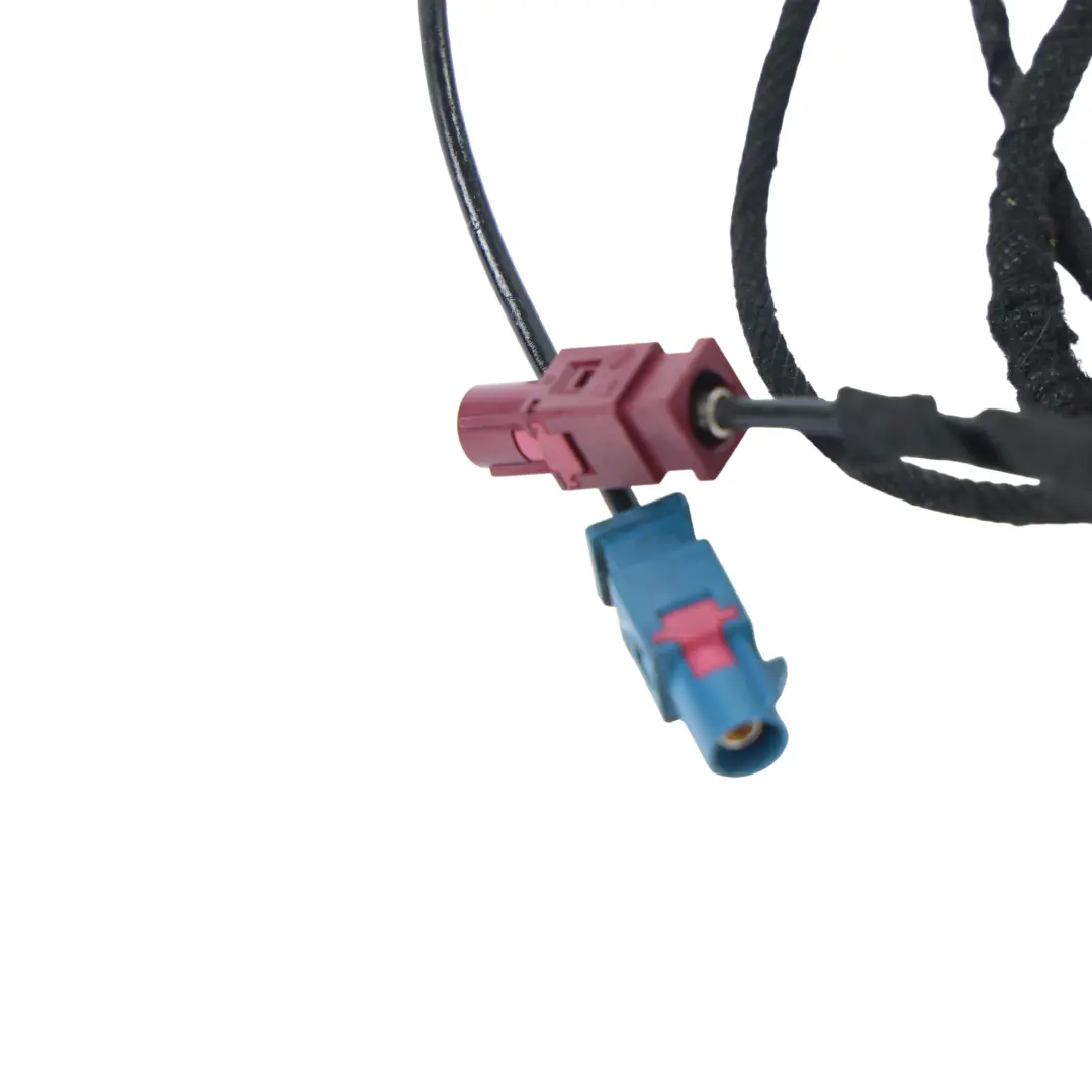 Antena Aleta Tiburón Techo Gris Ostra Metalizado Z7Q para Audi A6 C6 con número de pieza 4F5035503M Audi A6 C6 Antena Aleta Tiburón Techo Gris Ostra Metalizado Z7Q - SKU 4F5035503M-OGM - Número de pieza 4F5035503M