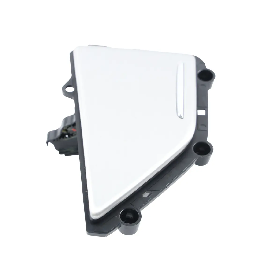 Popielniczka Boczka Drzwi Tylna Prawa Aluminium do Audi A8 D4 o numerze 4H0857406 Audi A8 D4 Popielniczka Boczka Drzwi Tylna Prawa Aluminium - SKU 4H0857406 - Numer Części 4H0857406