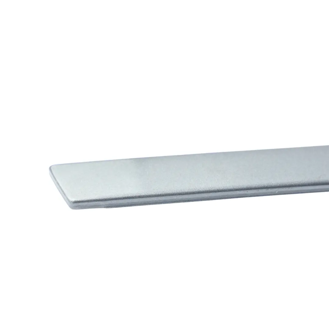 Modanatura Telaio Porta Posteriore Sinistra Grigio Daytona Z7S per Audi Q7 4L con numero di parte 4L0853083B Audi Q7 4L Modanatura Telaio Porta Posteriore Sinistra Grigio Daytona Z7S - SKU 4L0853083B-DGR - Numero di parte 4L0853083B
