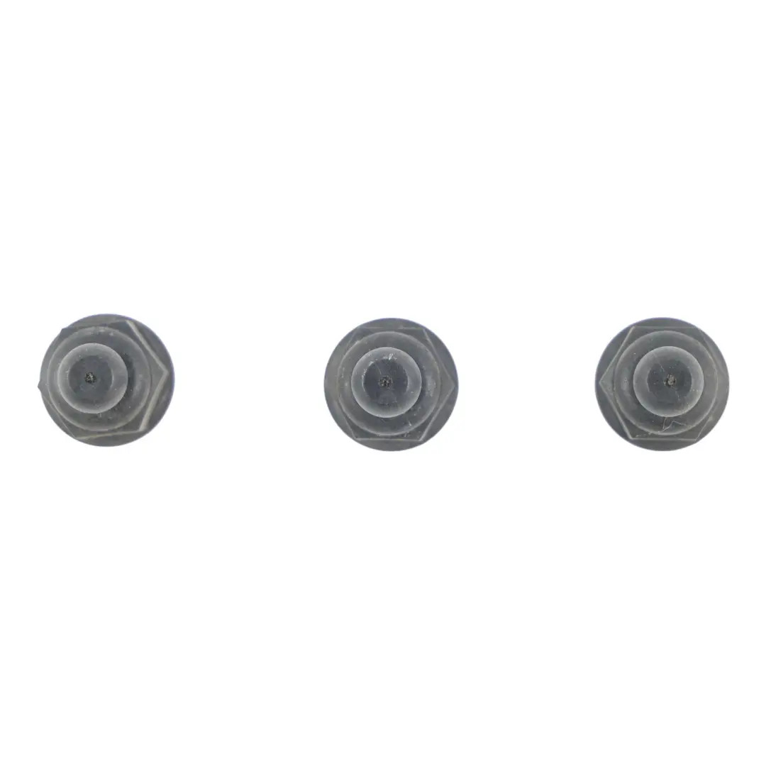 Nakrętka Mocująca Panelu Lampy Tylnej Zestaw x3 do Audi Q7 4L o numerze 4L0945230 Audi Q7 4L Nakrętka Mocująca Panelu Lampy Tylnej Zestaw x3 - SKU 4L0945230 - Numer Części 4L0945230