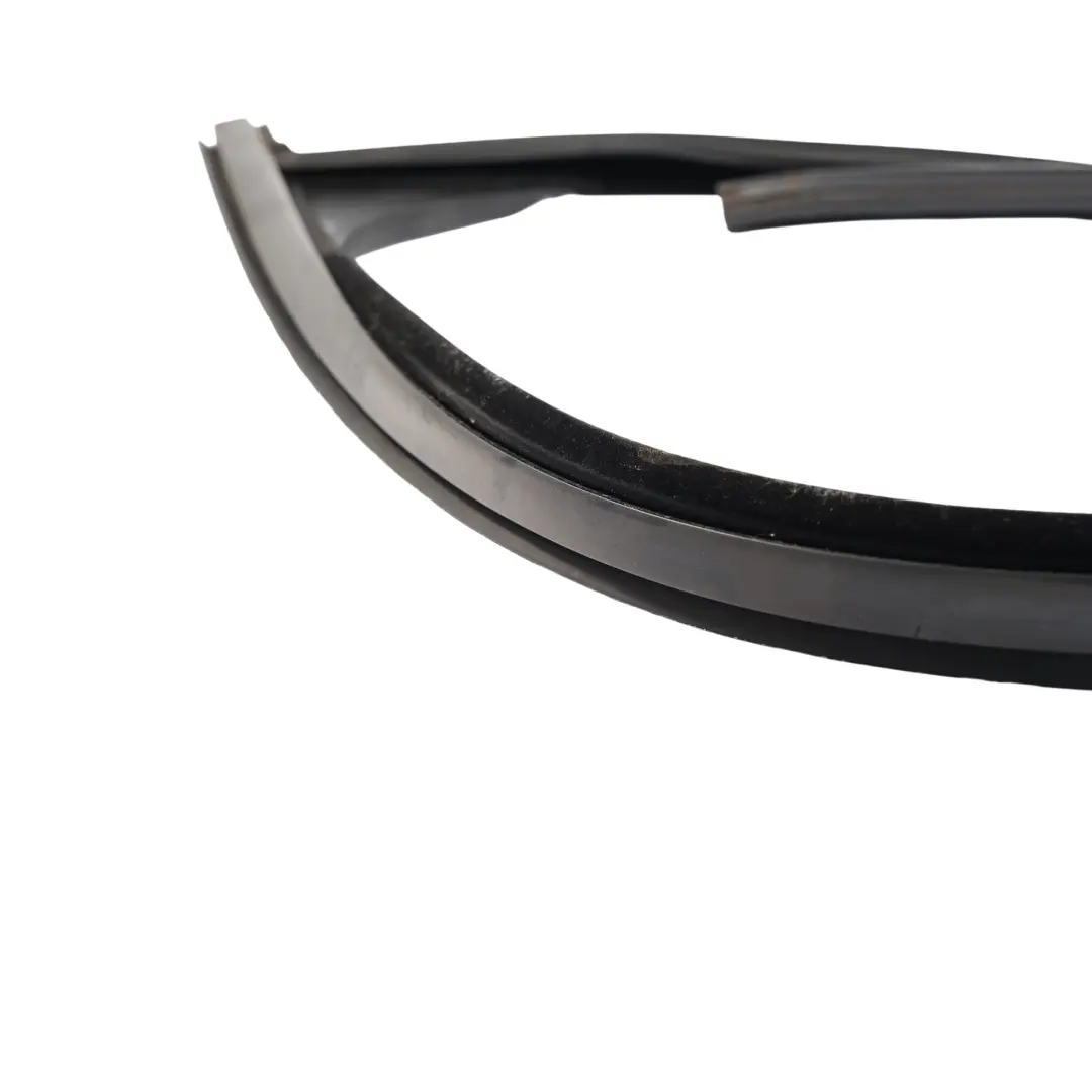 Ford Focus Titanium Guarnizione Vetro Porta Anteriore Sinistra - SKU 4M51-A21511-A - Numero di parte 4M51-A21511-A