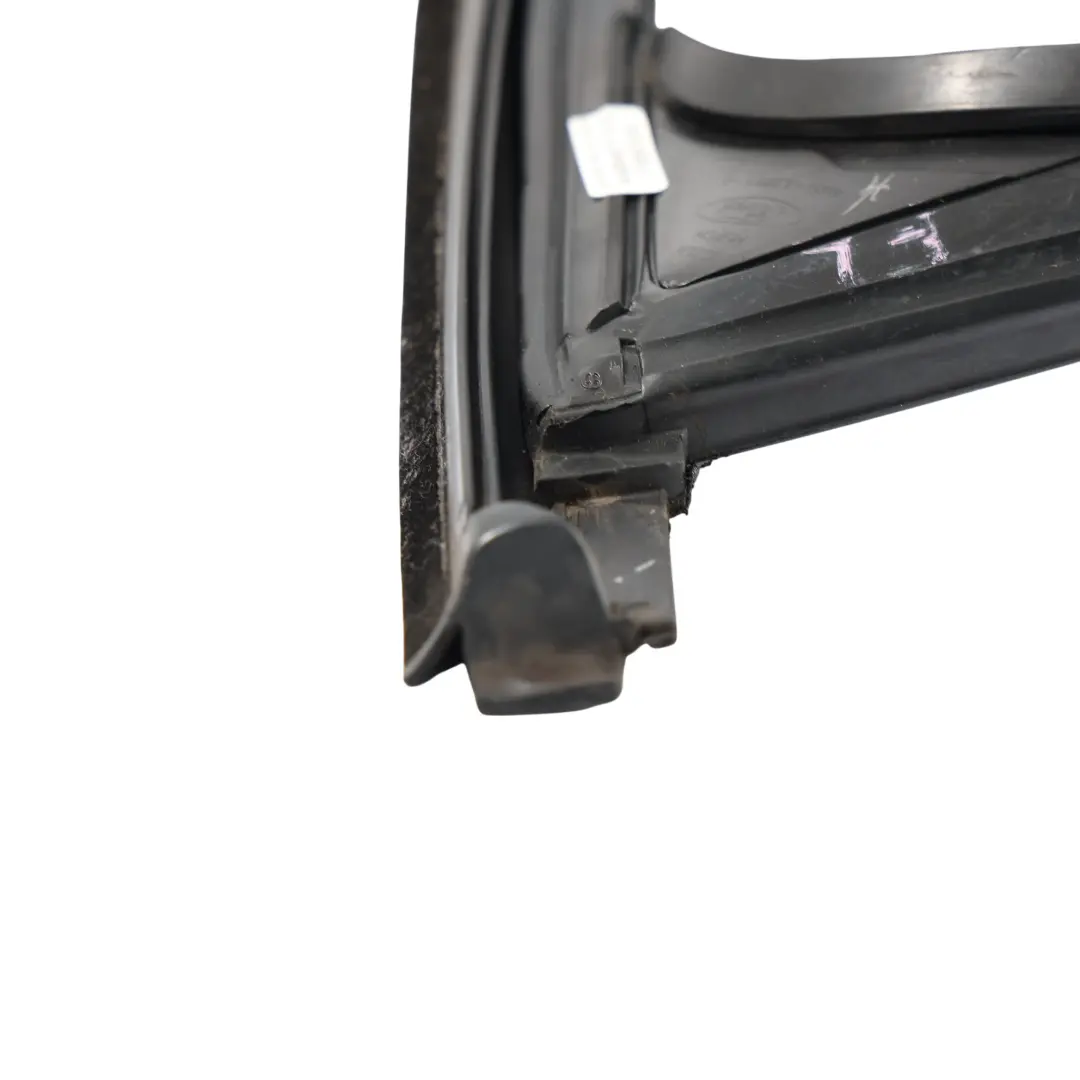 Ford Focus Titanium Guarnizione Vetro Porta Anteriore Sinistra - SKU 4M51-A21511-A - Numero di parte 4M51-A21511-A