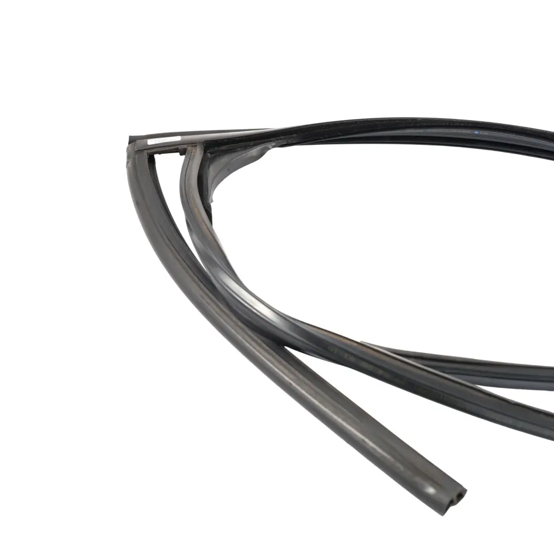 Ford Focus Titanium Rear Door Window Seal Rubber Gasktet Left N/S - SKU 4M51-A25825-A - Part number 4M51-A25825-A