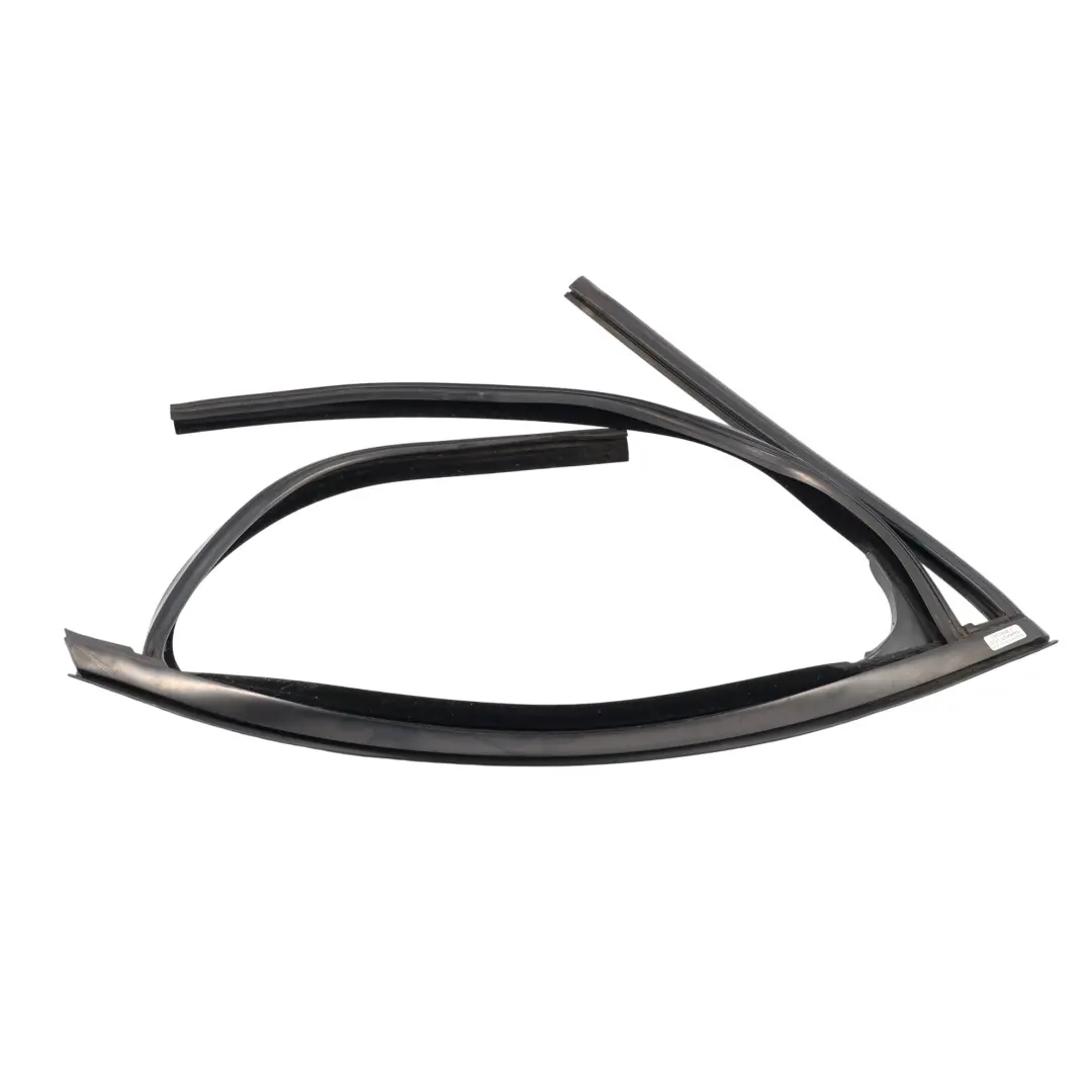 Guarnizione Vetro Porta Posteriore Sinistra per Ford Focus Titanium con numero di parte 4M51-A25825-A Ford Focus Titanium Guarnizione Vetro Porta Posteriore Sinistra - SKU 4M51-A25825-A - Numero di parte 4M51-A25825-A