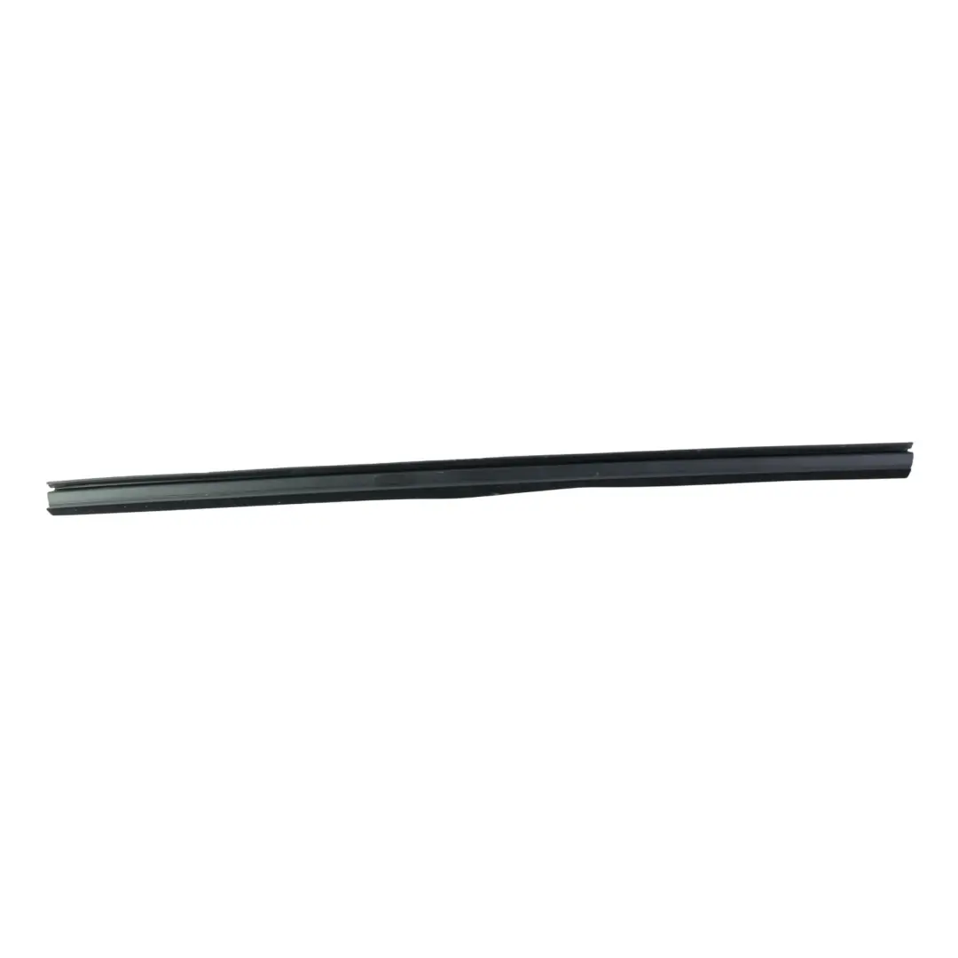 Joint Étanchéité Vitre Porte Arrière Droit pour Ford Focus Titanium à propos du numéro de pièce 4M51-A25860-AH Ford Focus Titanium Joint Étanchéité Vitre Porte Arrière Droit - SKU 4M51-A25860-AH - Numéro de pièce 4M51-A25860-AH