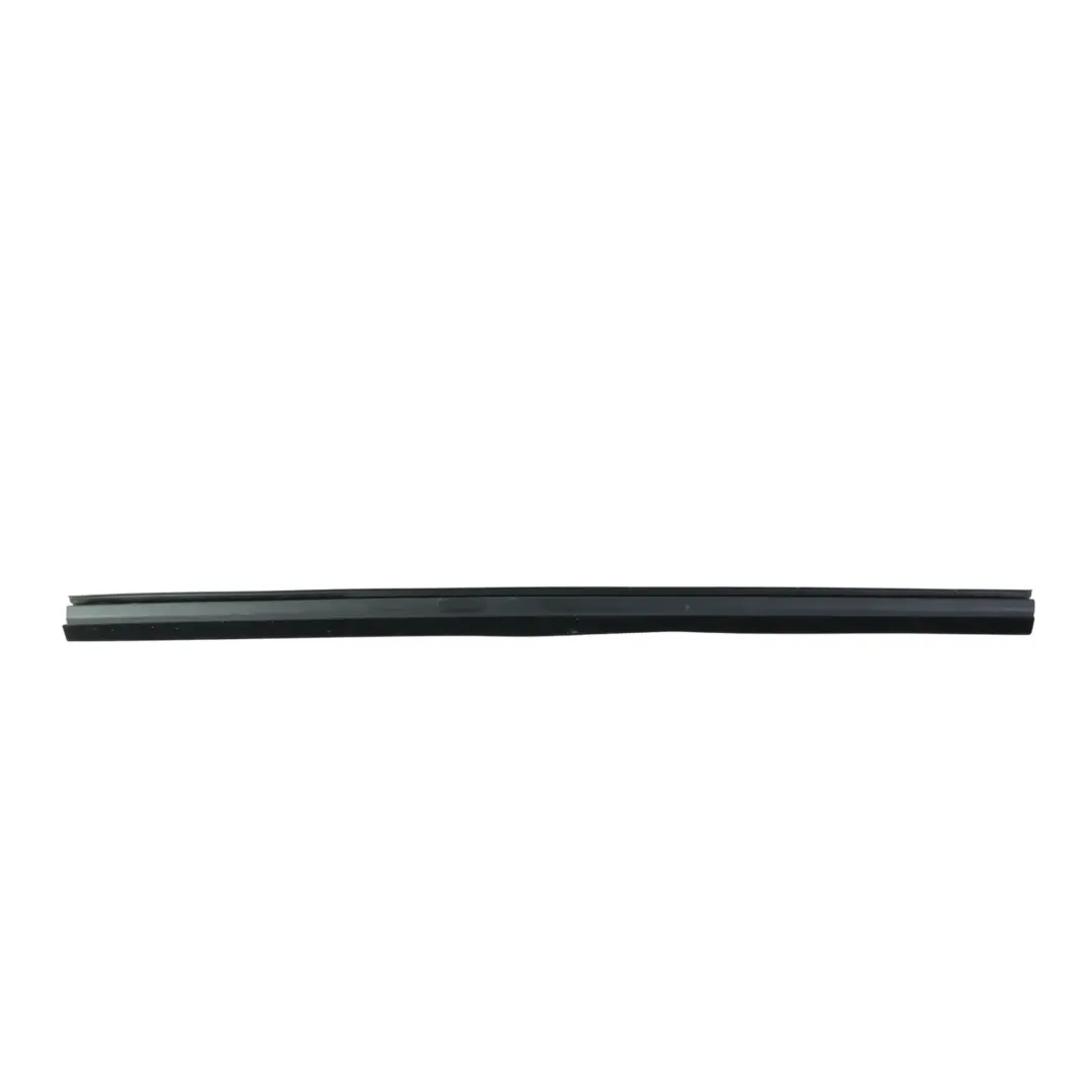 Ford Focus Titanium Burlete Ventana Puerta Trasera Derecha - SKU 4M51-A25860-AH - Número de pieza 4M51-A25860-AH