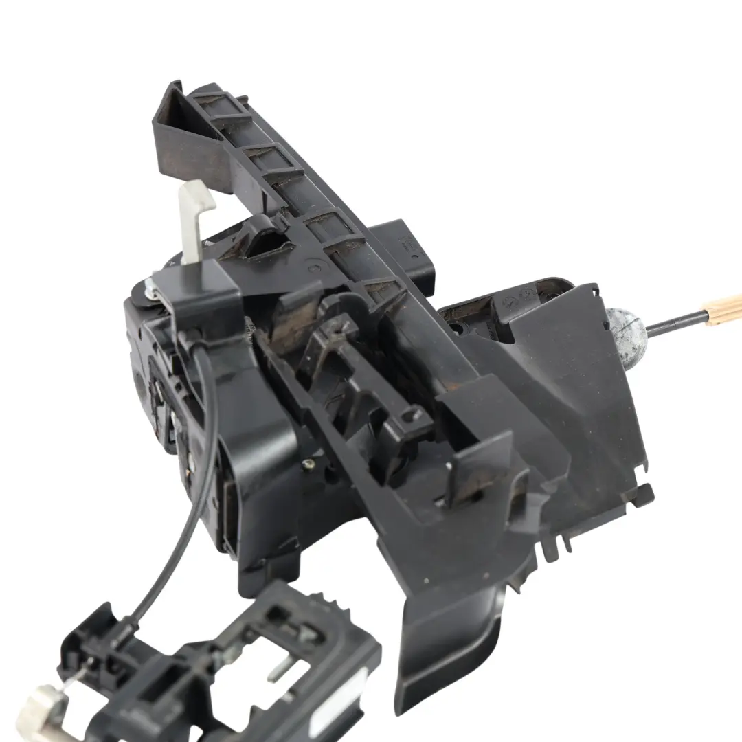 Ford Focus Titanium Staffa Serratura Porta Posteriore Destra - SKU 4M5A-A26413-EE - Numero di parte 4M5A-A26413-EE