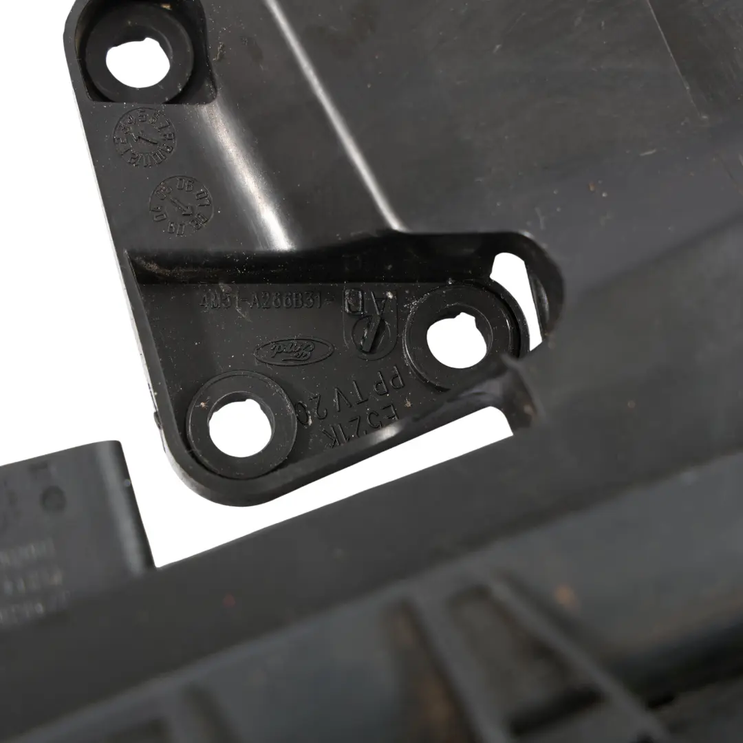 Ford Focus Titanium Türschloss Halterung Hinten Rechts - SKU 4M5A-A26413-EE - Teilenummer 4M5A-A26413-EE