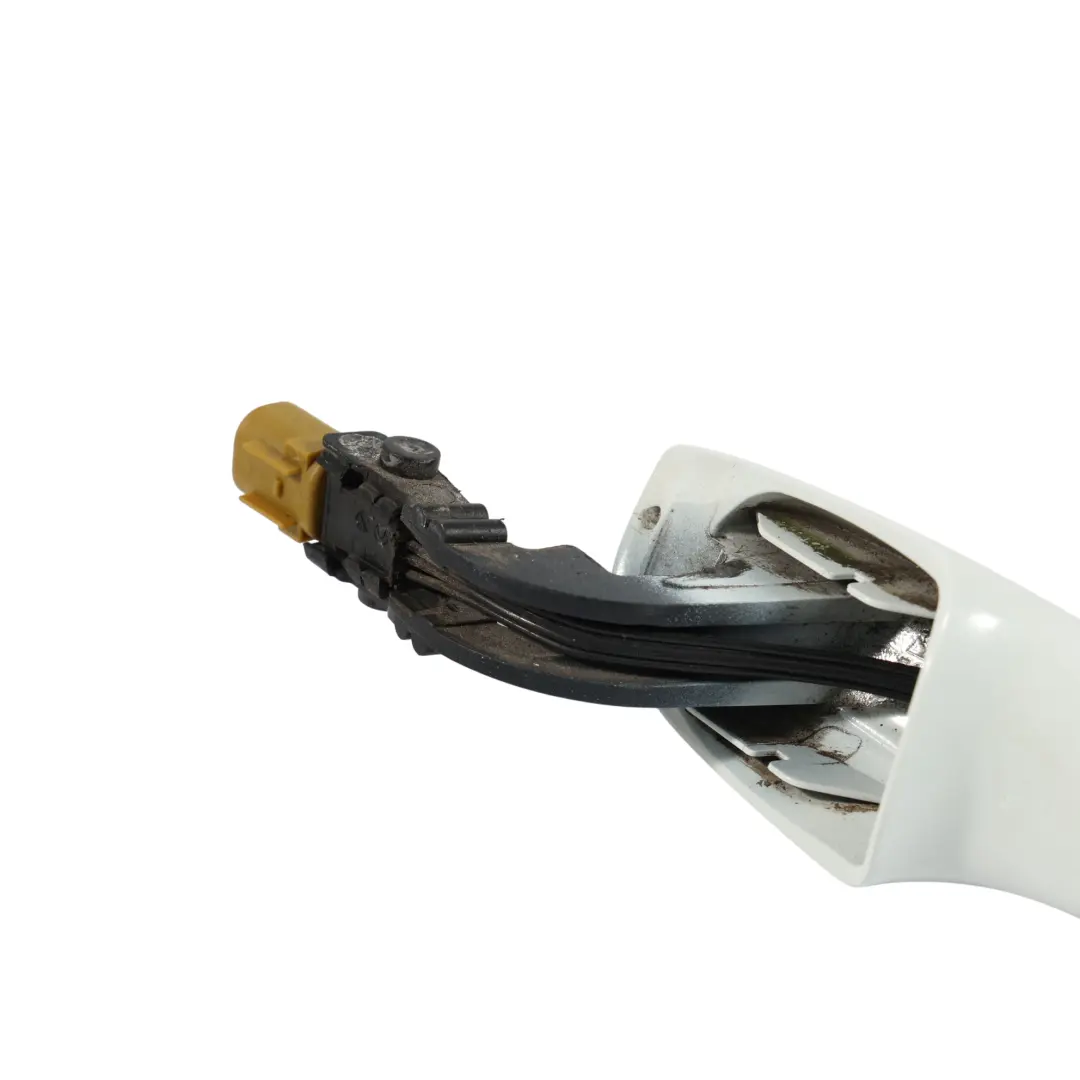 Klamka Zewnętrzna Przednia Prawa Biała C9A do Volkswagen Tiguan 5N o numerze 510837206L Volkswagen Tiguan 5N Klamka Zewnętrzna Przednia Prawa Biała C9A - SKU 510837206L-PWH - Numer Części 510837206L