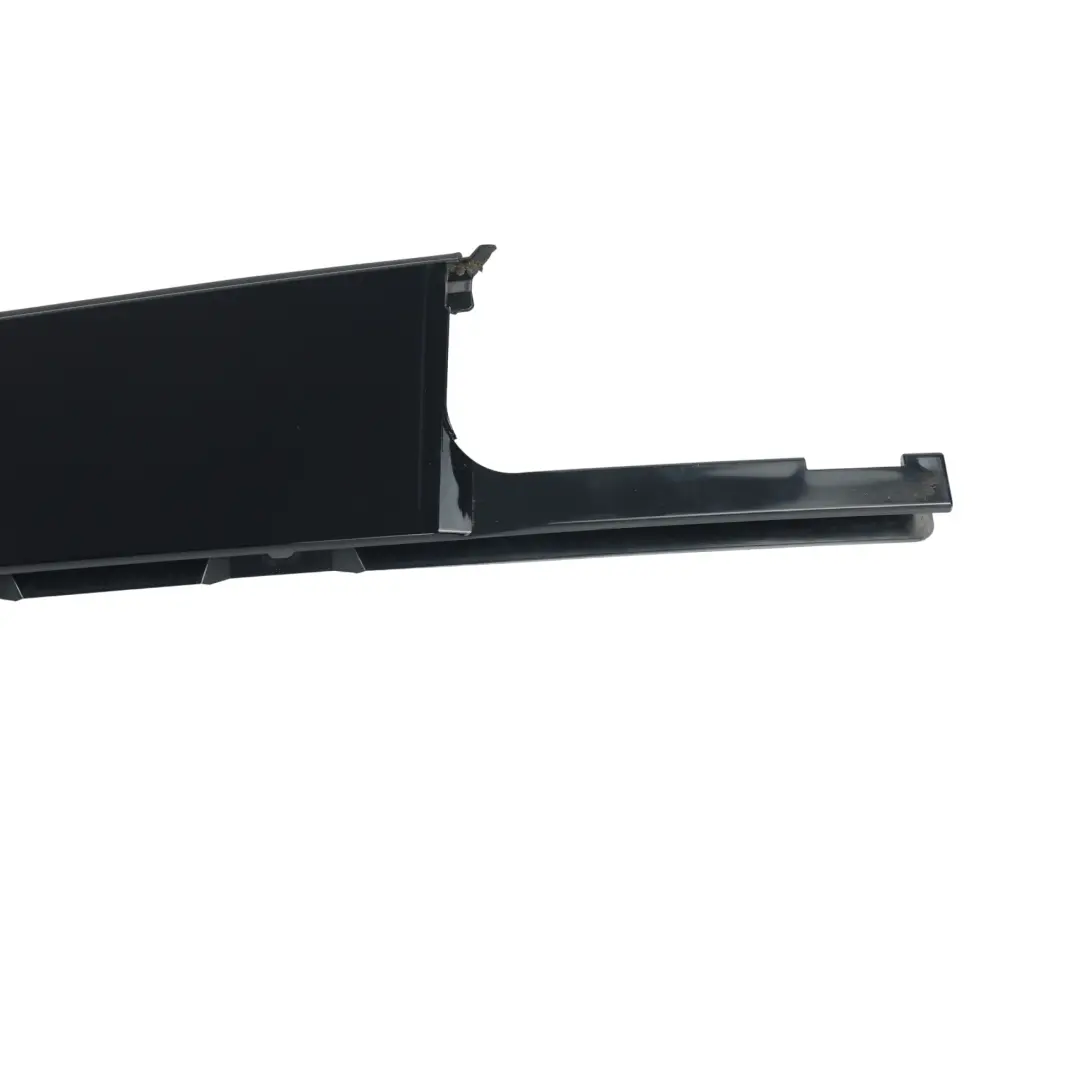 Moulure Montant Vitre Porte Arrière Droite pour Skoda Karoq NU7 à propos du numéro de pièce 575839902B Skoda Karoq NU7 Moulure Montant Vitre Porte Arrière Droite - SKU 575839902B - Numéro de pièce 575839902B