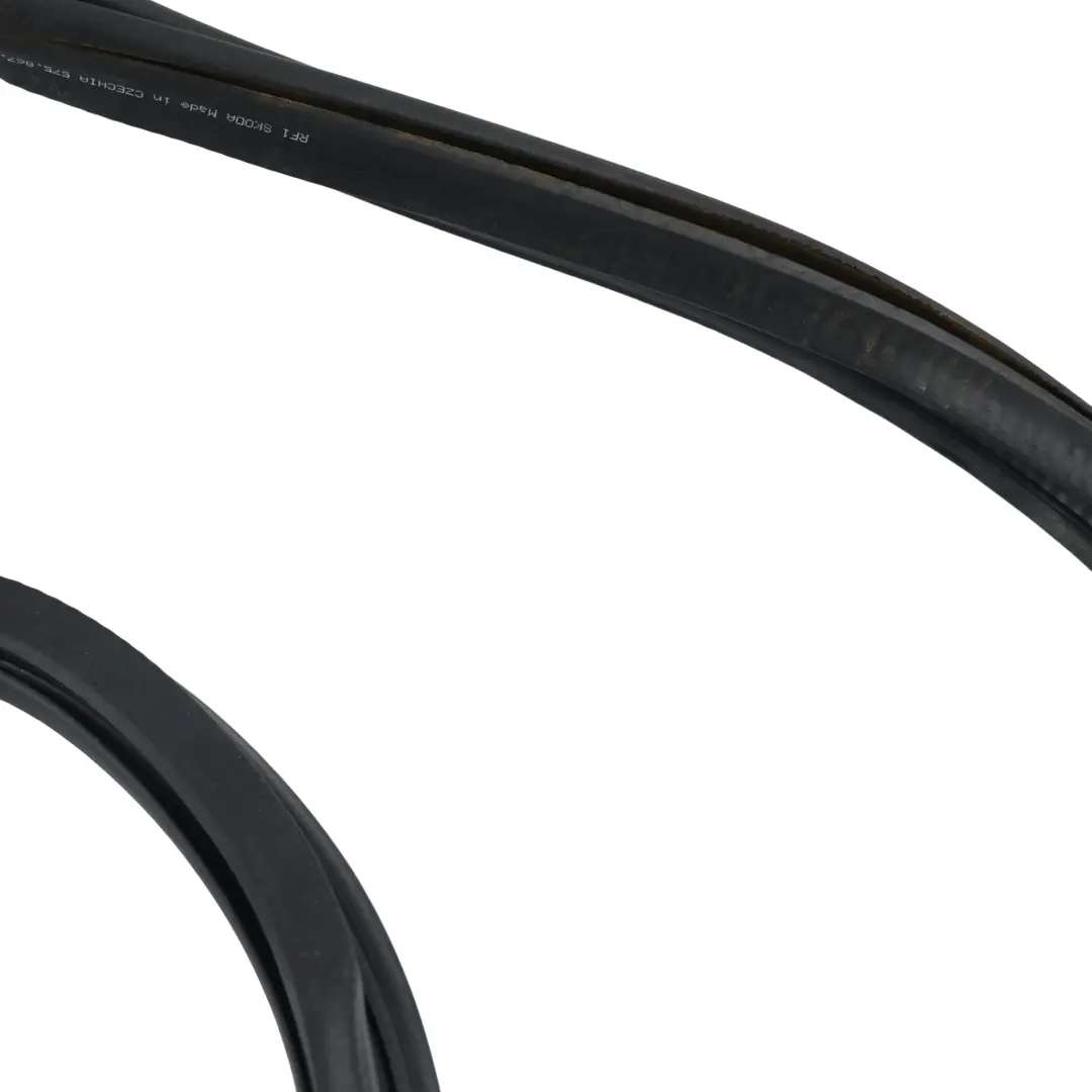 Türdichtung Gummi Vorne Rechts für Skoda Karoq Nu7 mit Teilenummer 575867366K Skoda Karoq Nu7 Türdichtung Gummi Vorne Rechts - SKU 575867366K - Teilenummer 575867366K