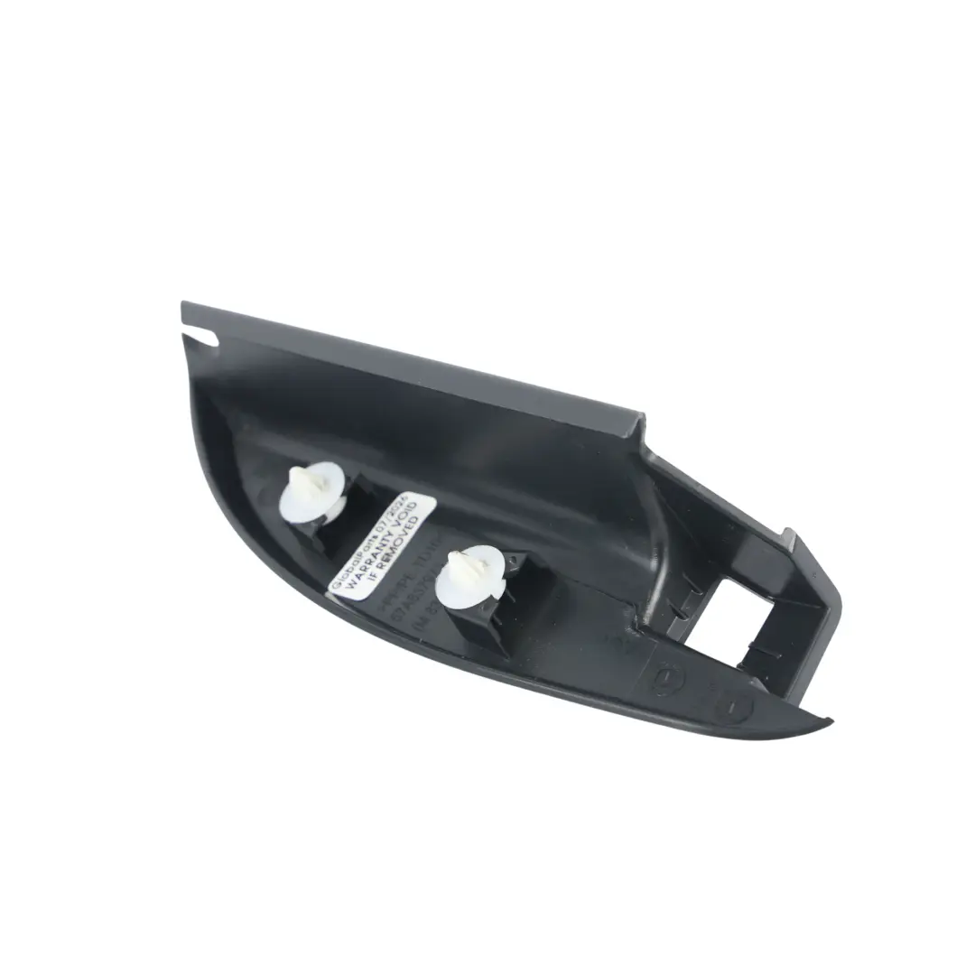 Moldura Triangular Esquina Puerta Delantera Izquierda para Skoda Karoq NU7 con número de pieza 57A837973 Skoda Karoq NU7 Moldura Triangular Esquina Puerta Delantera Izquierda - SKU 57A837973 - Número de pieza 57A837973