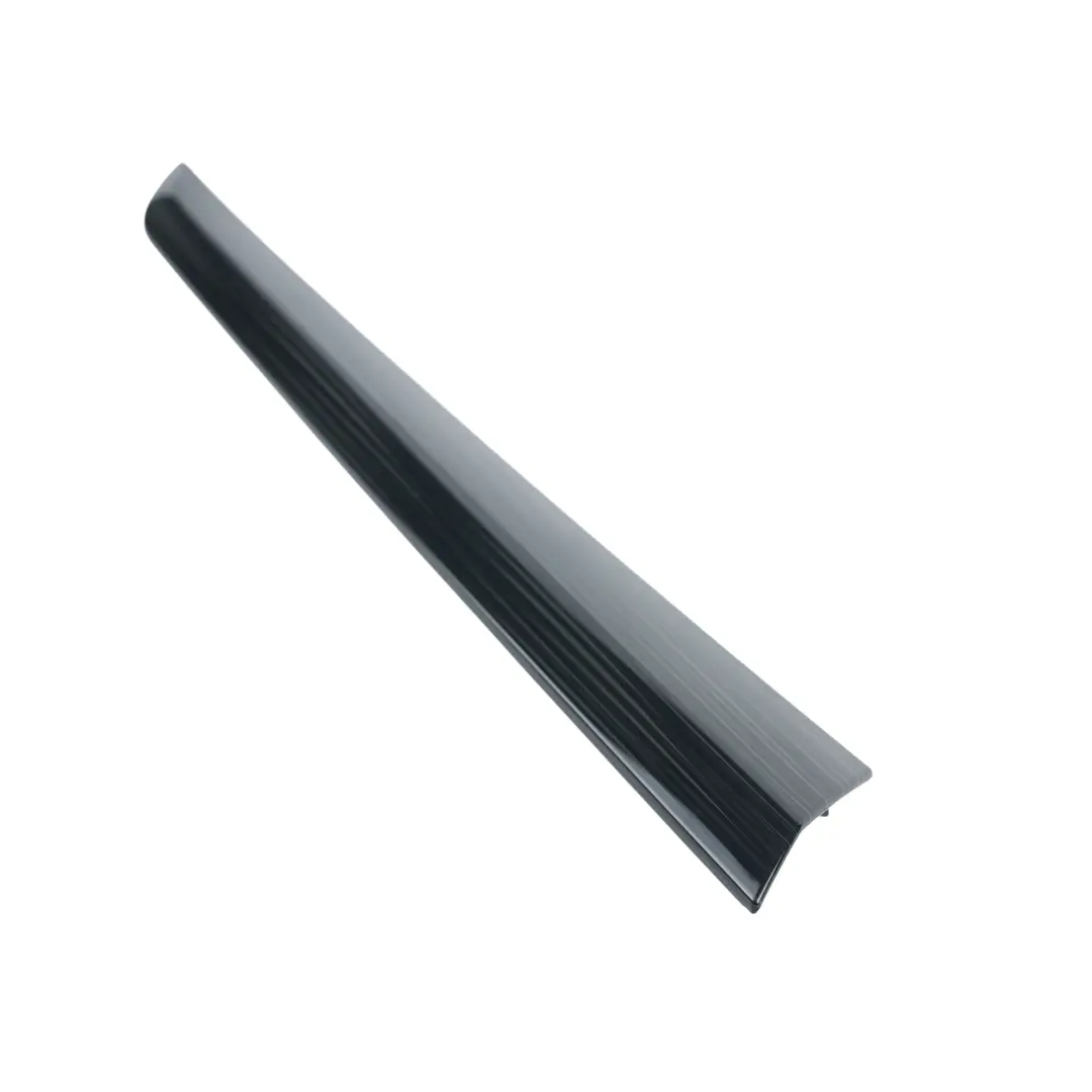 Modanatura Porta Anteriore Sinistra Nera per Skoda Karoq NU7 con numero di parte 57A867439A Skoda Karoq NU7 Modanatura Porta Anteriore Sinistra Nera - SKU 57A867439A - Numero di parte 57A867439A