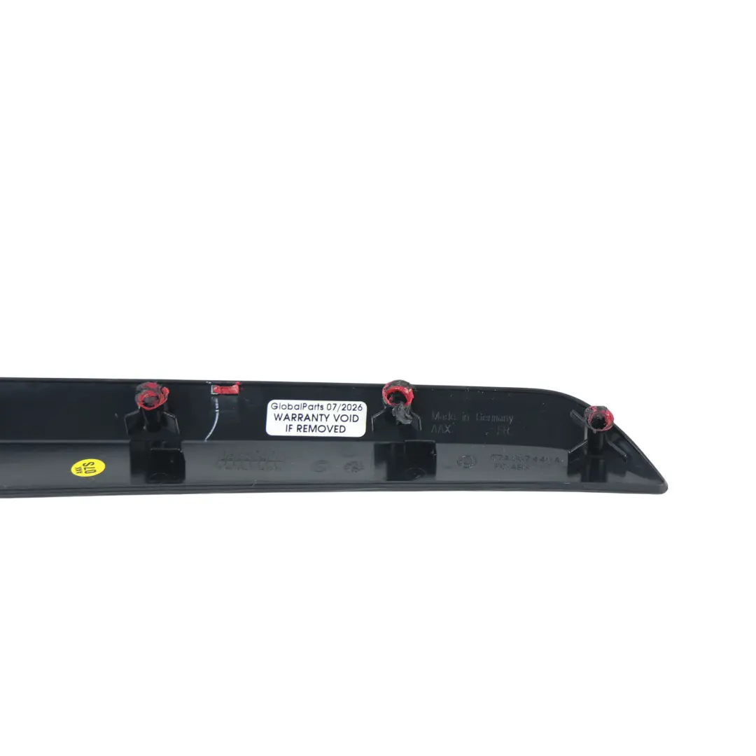 Listwa Ozdobna Przednich Drzwi Czarna Prawa do Skoda Karoq NU7 o numerze 57A867440A Skoda Karoq NU7 Listwa Ozdobna Przednich Drzwi Czarna Prawa - SKU 57A867440A - Numer Części 57A867440A