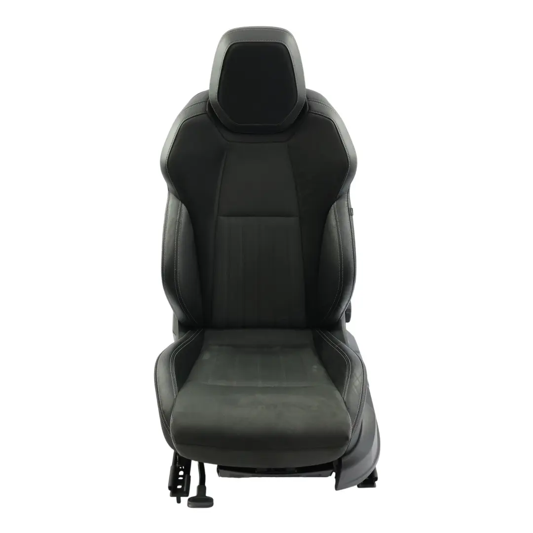 Siège Avant Intérieur Gauche Cuir Noir Alcantara pour Skoda Karoq NU7 à propos du numéro de pièce 57A881805GT Skoda Karoq NU7 Siège Avant Intérieur Gauche Cuir Noir Alcantara - SKU 57A881805GT-1 - Numéro de pièce 57A881805GT