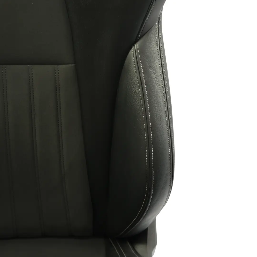 Skoda Karoq NU7 Vordersitz Innenraum Rechts Schwarz Leder Alcantara - SKU 57A881806GR-1 - Teilenummer 57A881806GR