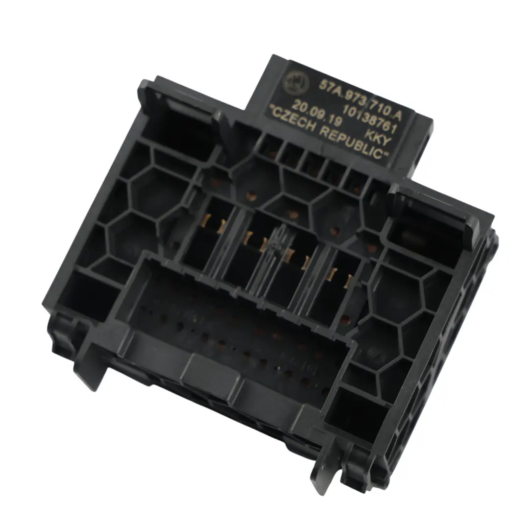 Skoda Karoq NU7 Sitzhalterung Befestigung 5 Pin Stecker Rechts - SKU 57A973710A - Teilenummer 57A973710A