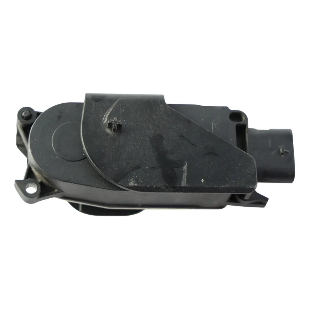 Range Rover Velar L560 Shutter Actuator Motor Control Unit - SKU 5877R1007A - Part number 5877R1007A