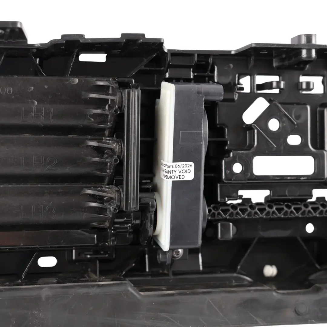 F66 F67 Front Top Air Duct Flap Control Cooling Radiator Duct to Mini F65 with Part number 5A3B4E3 Mini F65 F66 F67 Front Top Air Duct Flap Control Cooling Radiator Duct - SKU 5A3B4E3 - Part number 5A3B4E3
