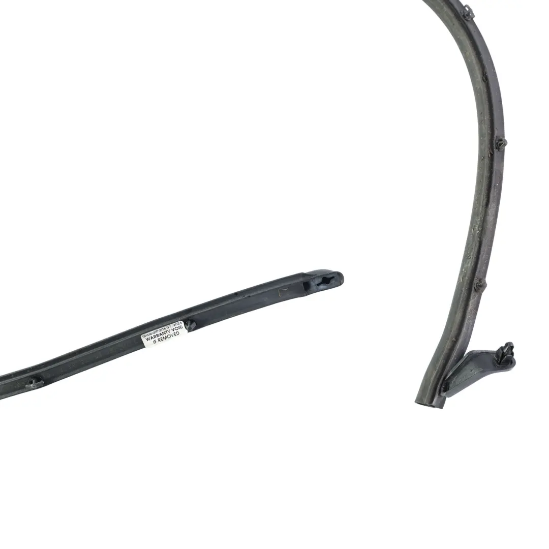 Junta Goma Puerta Exterior Delantero Izquierdo para Skoda Octavia RS 5E con número de pieza 5E0837697B Skoda Octavia RS 5E Junta Goma Puerta Exterior Delantero Izquierdo - SKU 5E0837697B - Número de pieza 5E0837697B