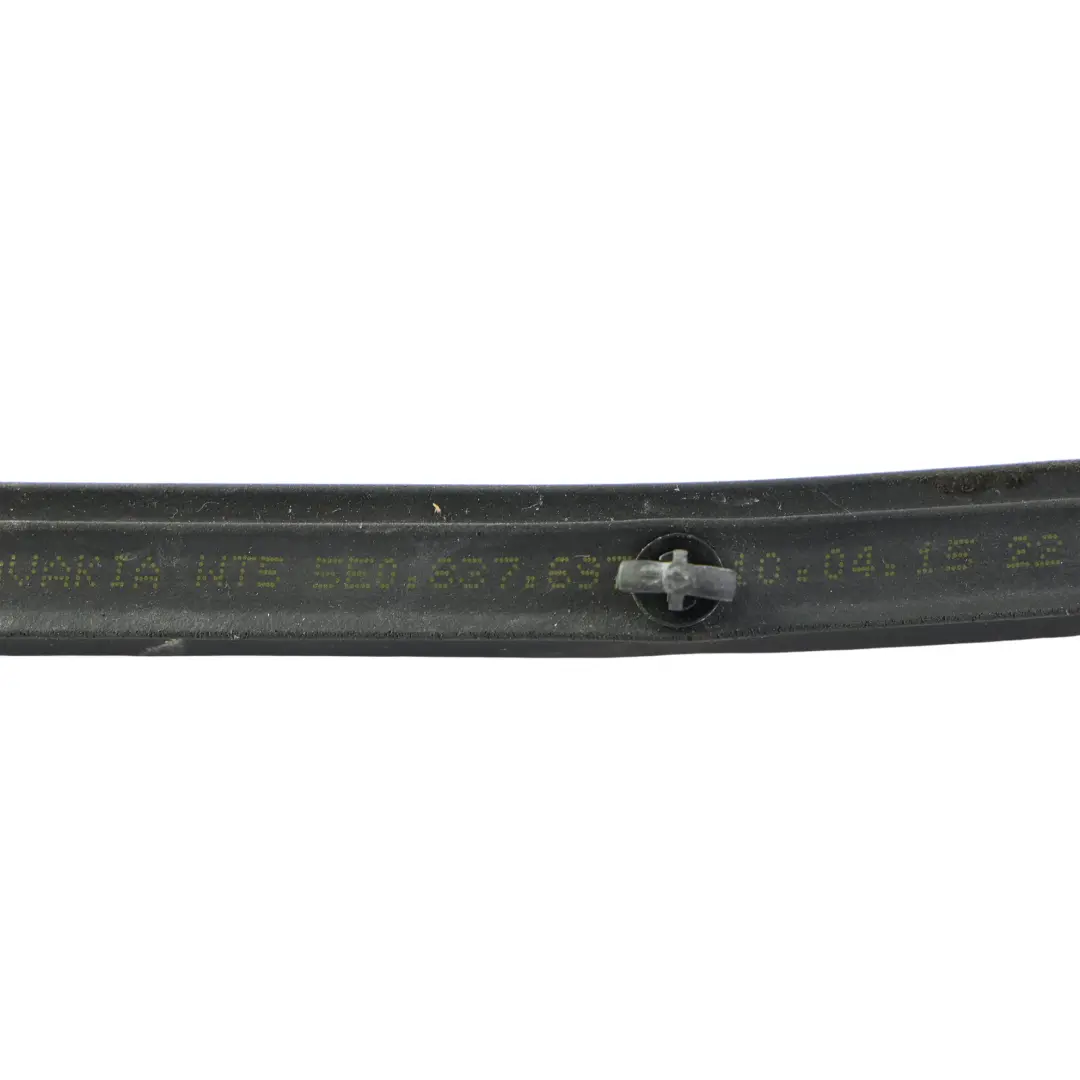 Junta Goma Puerta Exterior Delantero Izquierdo para Skoda Octavia RS 5E con número de pieza 5E0837697B Skoda Octavia RS 5E Junta Goma Puerta Exterior Delantero Izquierdo - SKU 5E0837697B - Número de pieza 5E0837697B