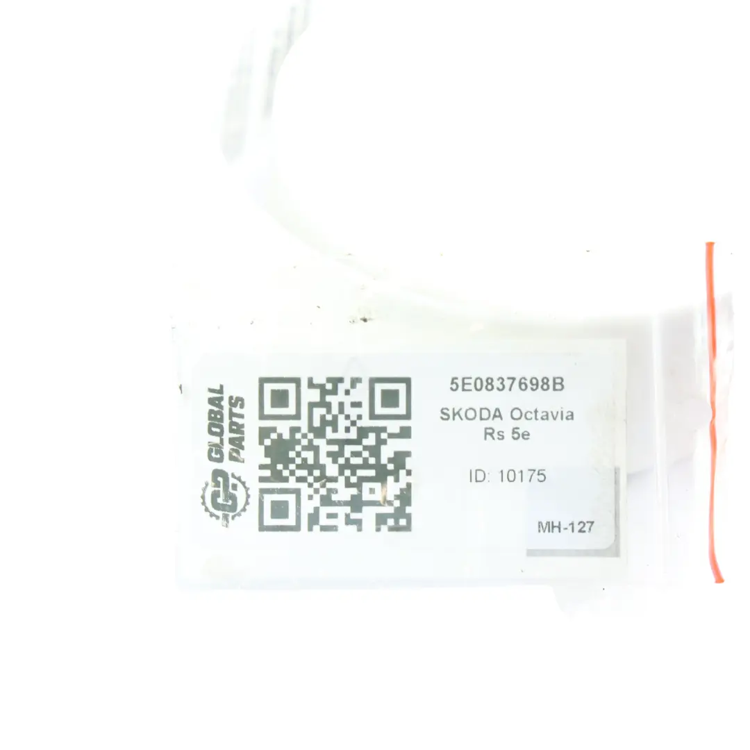 Skoda Octavia RS 5E Guarnizione Gomma Porta Esterna Destra 5E5837142A - SKU 5E0837698B - Numero di parte 5E0837698B