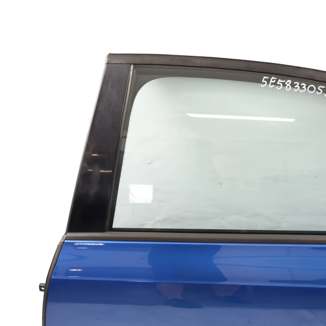 MK3 Limousine Tür Hinten Links Rennblau Metallic F5W für Skoda Octavia mit Teilenummer 5E5833055B Skoda Octavia MK3 Limousine Tür Hinten Links Rennblau Metallic F5W - SKU 5E5833055B-RAB - Teilenummer 5E5833055B