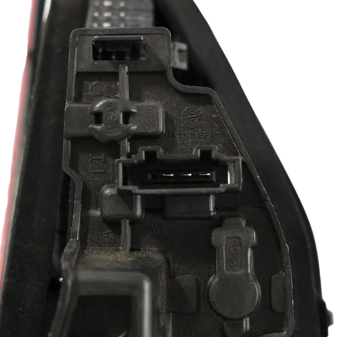 5F Rear Lamp Taillight Tailgate Light Right O/S to Seat Leon with Part number 5F0945094M Seat Leon 5F Rear Lamp Taillight Tailgate Light Right O/S - SKU RHD-5F0945094M - Part number 5F0945094M