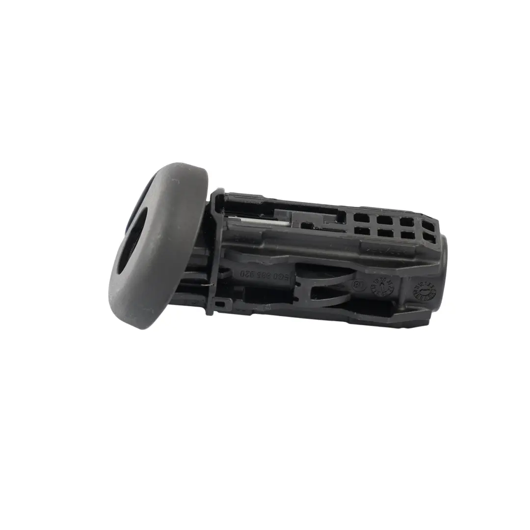 Guida Pulsante Poggiatesta Posteriore per Audi A1 GB Skoda Octavia RS 5E con numero di parte 5G0886920 Audi A1 GB Skoda Octavia RS 5E Guida Pulsante Poggiatesta Posteriore - SKU 5G0886920 - Numero di parte 5G0886920