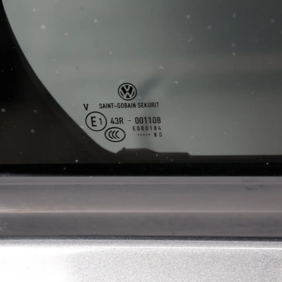Türverkleidung Hinten Rechts Indiumgrau Metallic R7H für Volkswagen Golf Mk7 mit Teilenummer 5G4833056AD Volkswagen Golf Mk7 Türverkleidung Hinten Rechts Indiumgrau Metallic R7H - SKU 5G4833056AD-IDG - Teilenummer 5G4833056AD