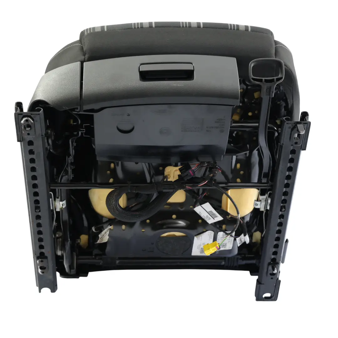 Fotel Przedni Prawy Materiał Czarny Artgrey do Volkswagen Golf GTD o numerze 5G4881806DK Volkswagen Golf GTD Fotel Przedni Prawy Materiał Czarny Artgrey - SKU 5G4881806DK-1 - Numer Części 5G4881806DK